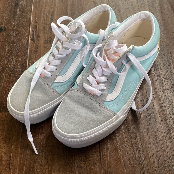 Platform Vans shoes - Picture 2 of 4
